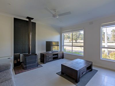 48 Fairway Avenue, Mount Beauty