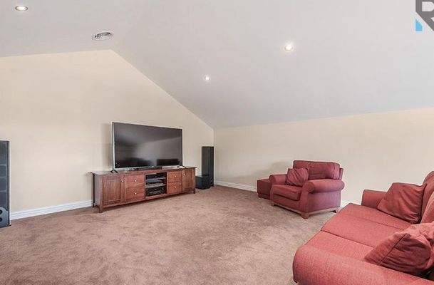 16 Peregrine Road, Oaklands Junction