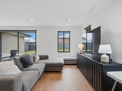 44 Deavan Drive, Shorewell Park