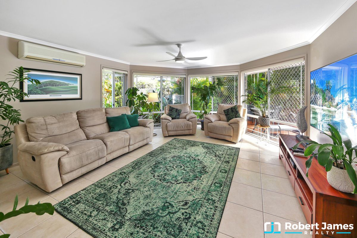 6 Hoylake Court, Tewantin
