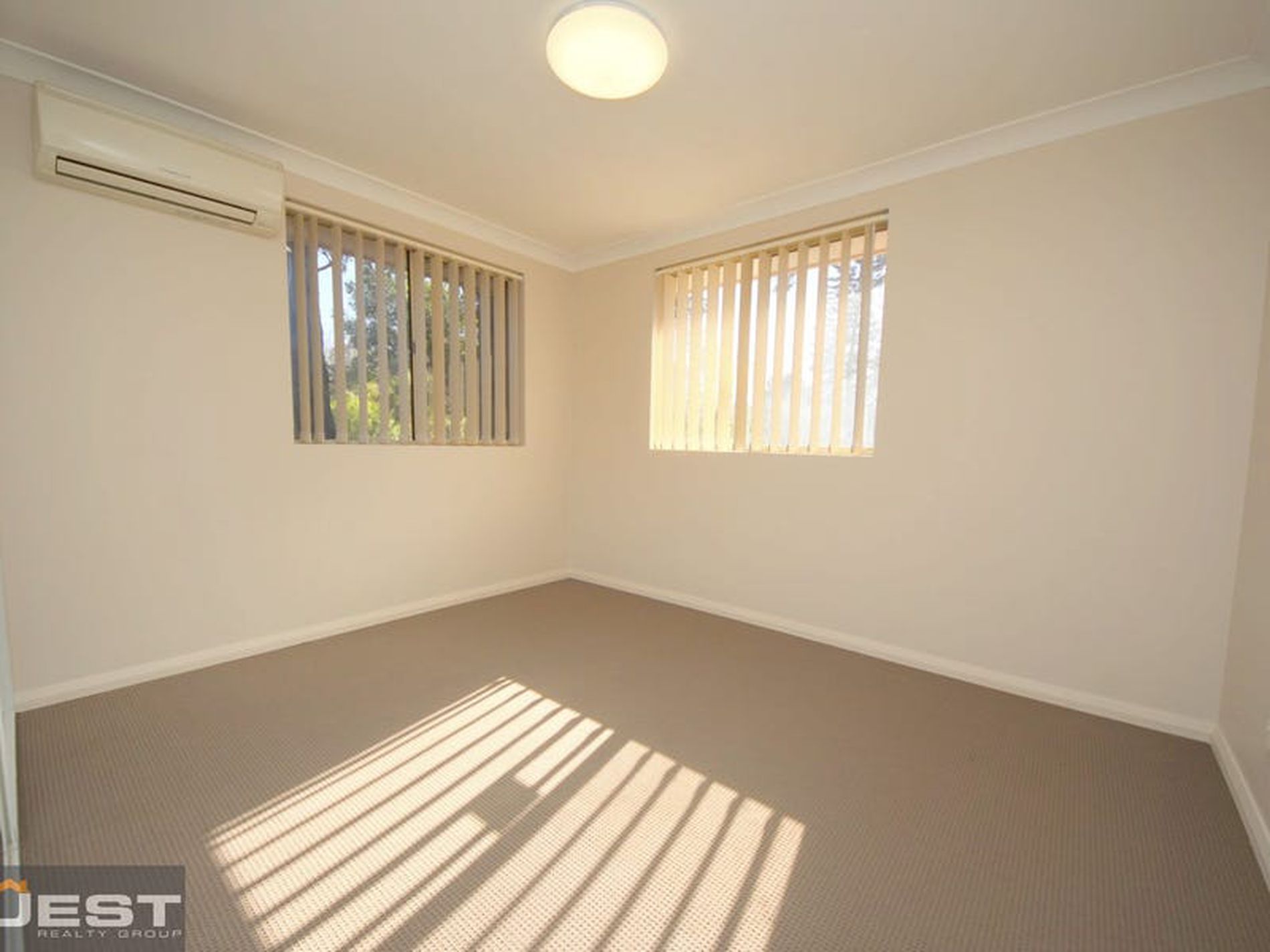 1 / 29 Prairie Vale Road, Bankstown