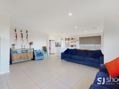 7 Mangrove Crescent, Dubbo