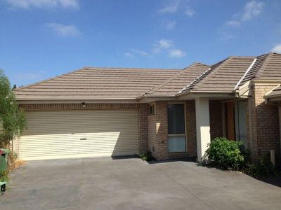 2 / 15 Hughes Crescent, Dandenong North