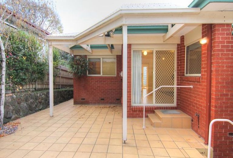 1 / 20 Barbara Avenue, Glen Waverley