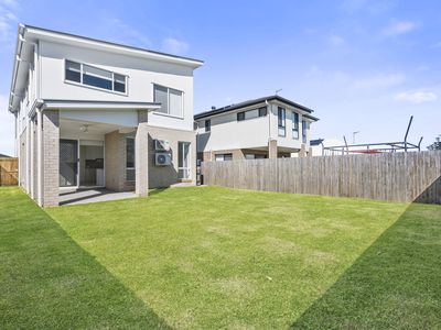 12 Livistona St, Redland Bay