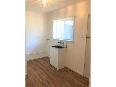 6 Second Avenue , Atherton