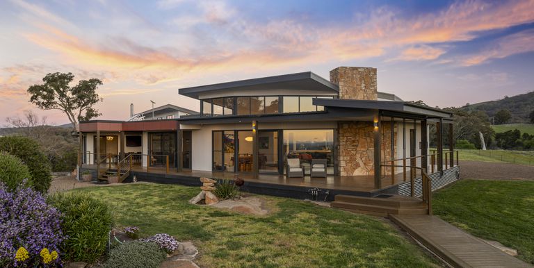 665 Fernhills Road, Marraweeney