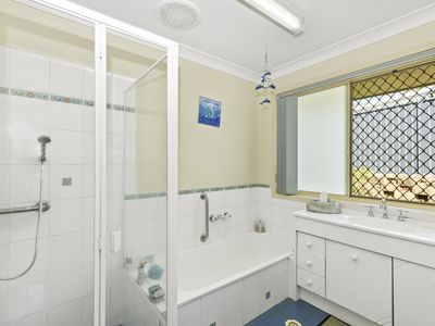 16 Glen Ayr Drive, Banora Point