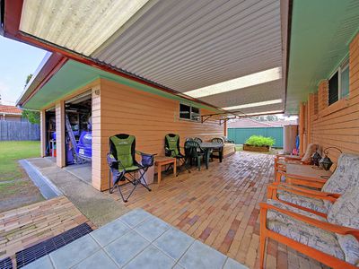 4 Poinciana Street, Wynnum West