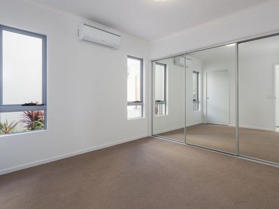 1/146 Cavendish Road, Coorparoo