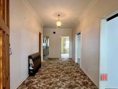 22 Lake Street, Avondale Heights