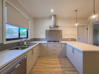 10 Milloo Crescent, Swan Hill