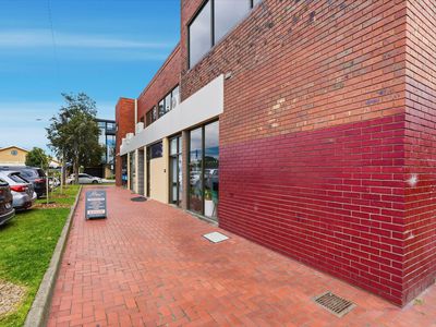 6 & 8 / 92 Railway Street South, Altona