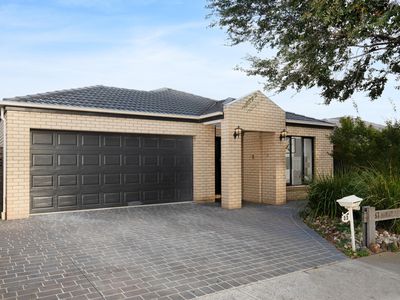 33 Kinglake Drive, Manor Lakes