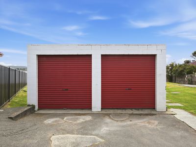 8 River Leads Drive, George Town