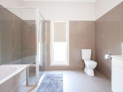 22 Railway Terrace East, Tantanoola