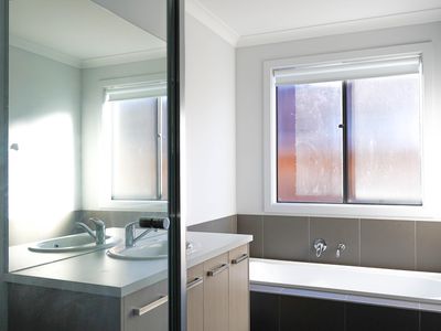 12 Kilcunda Drive, Truganina