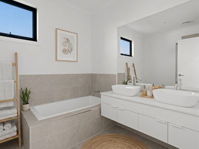 55B Railway Parade, Seaford