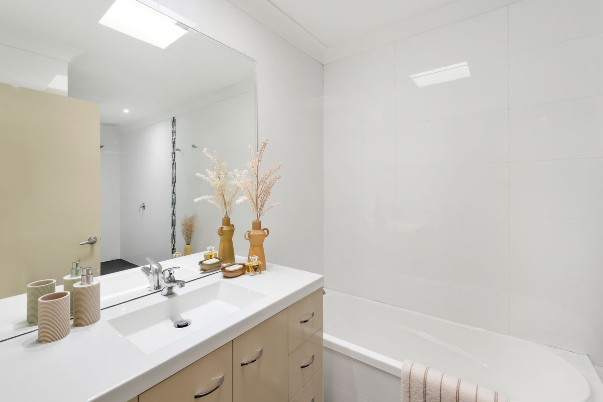 2 / 165A Ocean View Drive, Wamberal
