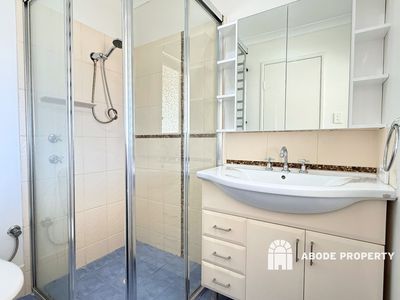 12 Catalpa Crescent, South Lake