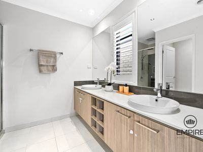 7 Brightstone Drive, Clyde North