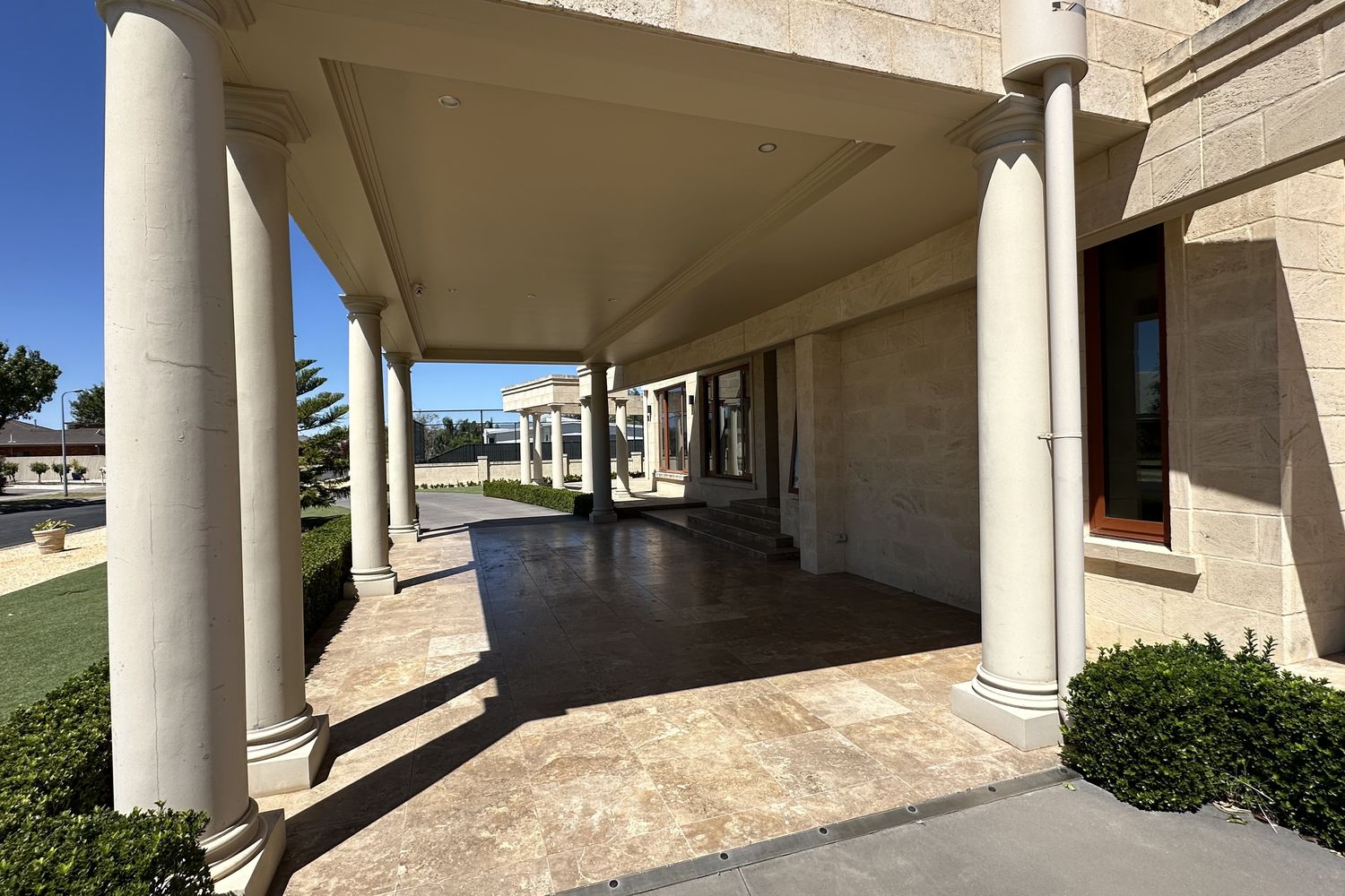 145 Barnes Boulevard, Horsham
