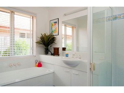4 Bickle Court, Tewantin