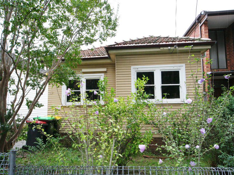 12 Sixth Avenue, Campsie