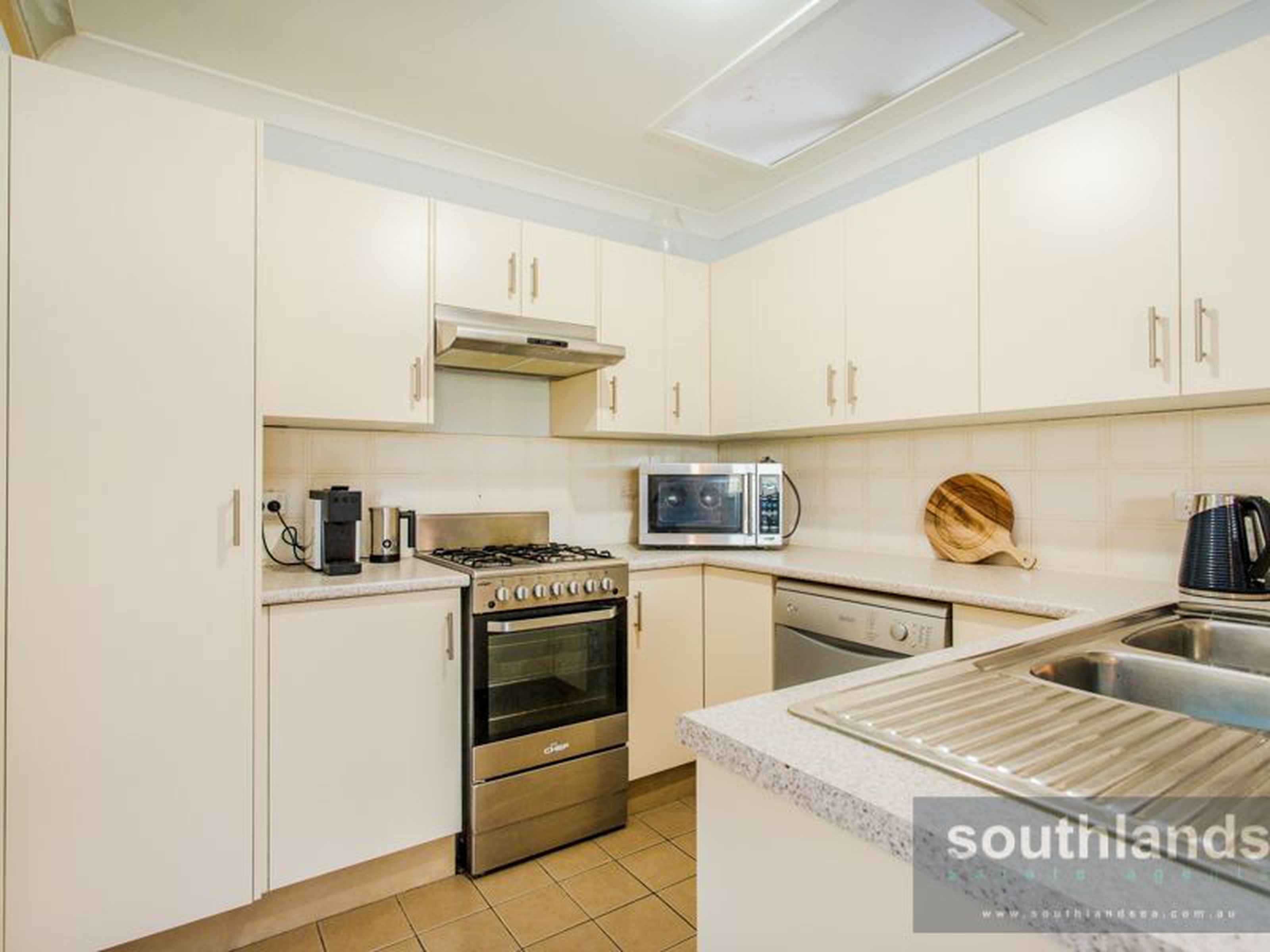 13 Gershwin Crescent, CLAREMONT MEADOWS