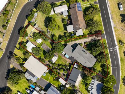 20 Dry Creek Road, Donovans