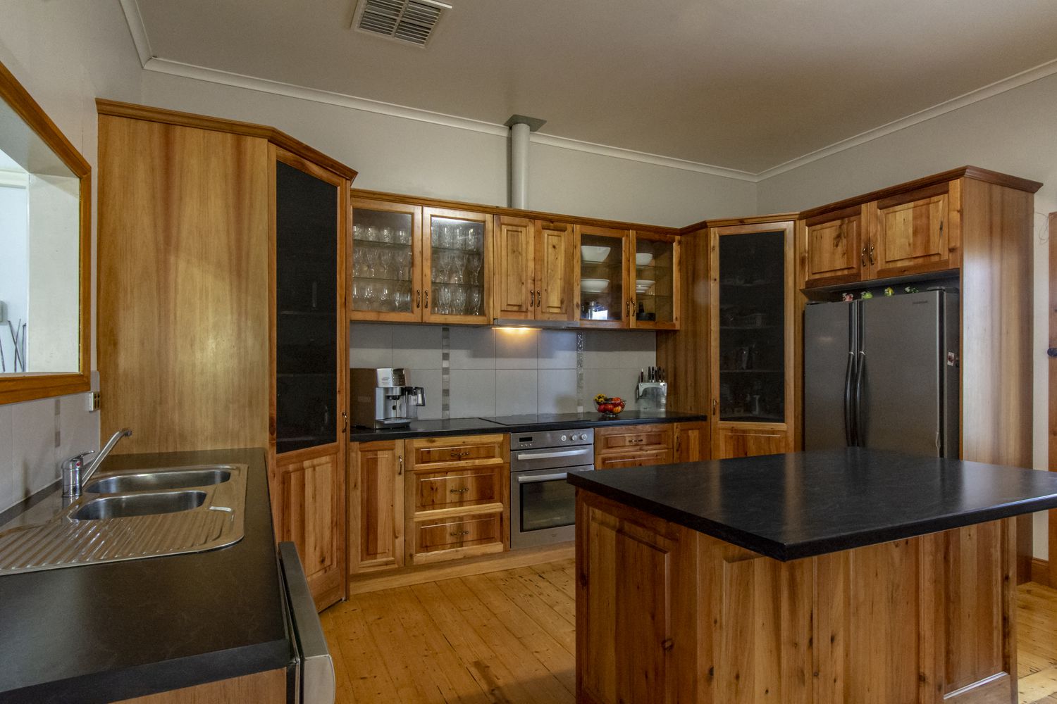 256 HORSHAM-LUBECK ROAD, Riverside