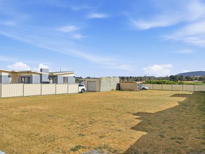 71 Main Road, George Town