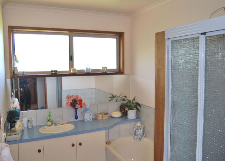 9-11 Nolan Street, Narrawong
