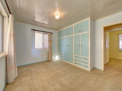 8 Black Street, Norville