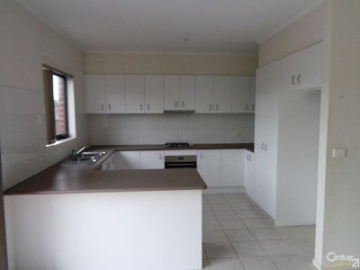 2 / 30 Simon Court, Hampton Park