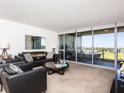 6 / 39 Bow River Crescent, Burswood