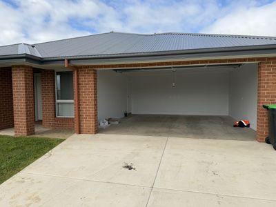 28 Lewis Crescent, Finley