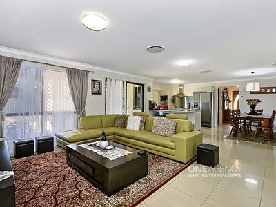 18 Dandenong St, Forest Lake
