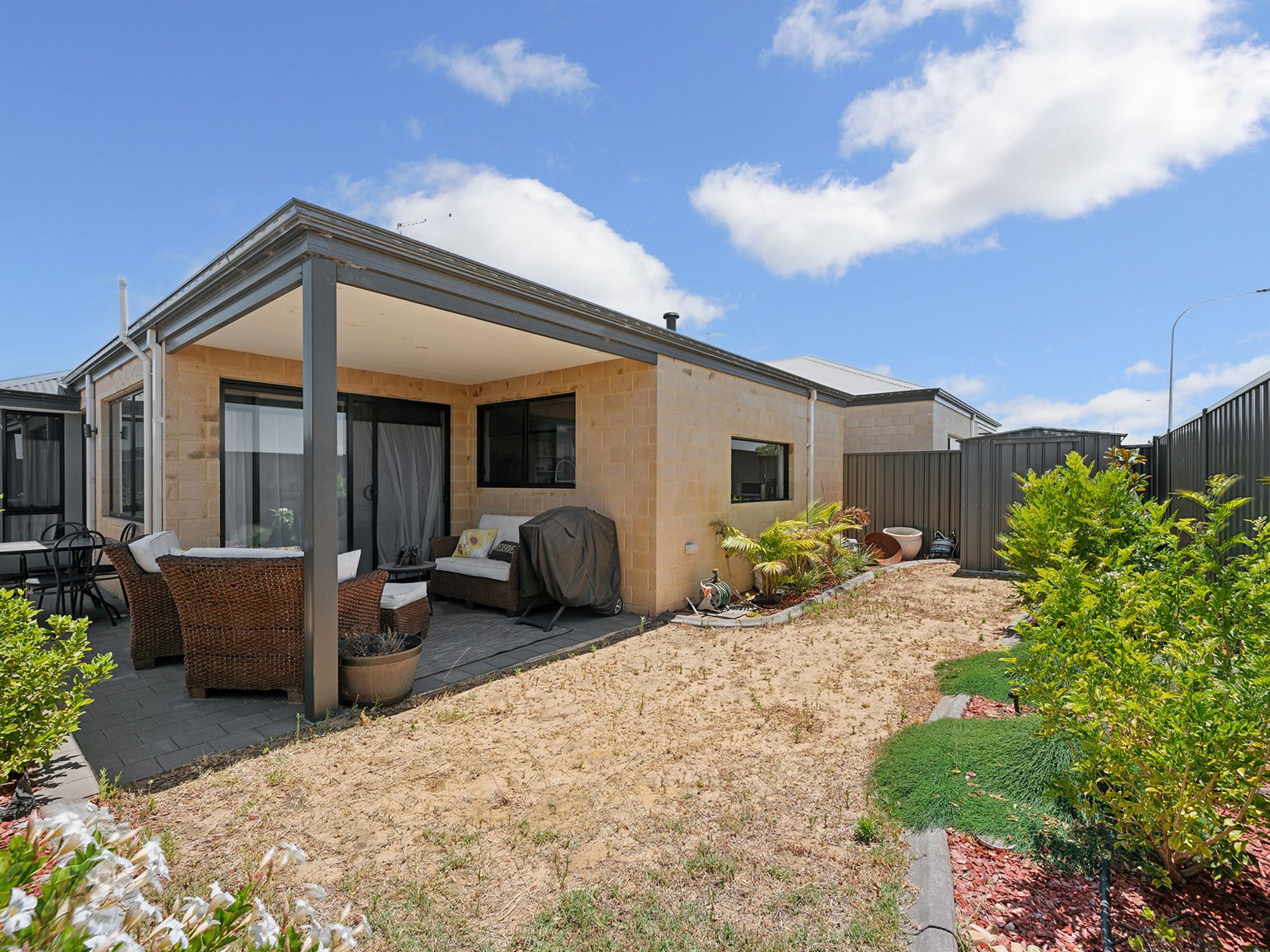 26 Gossan Chase, Piara Waters