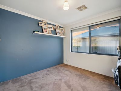 19 Lombadina Parade, Secret Harbour
