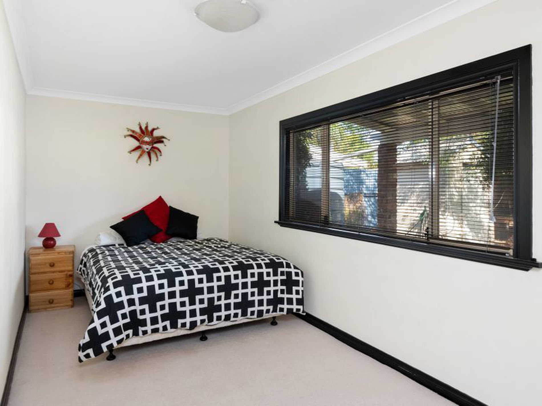 10 Lewis Street, Lamington