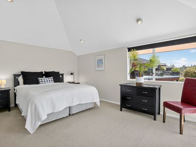 70 Beach Road, Castor Bay