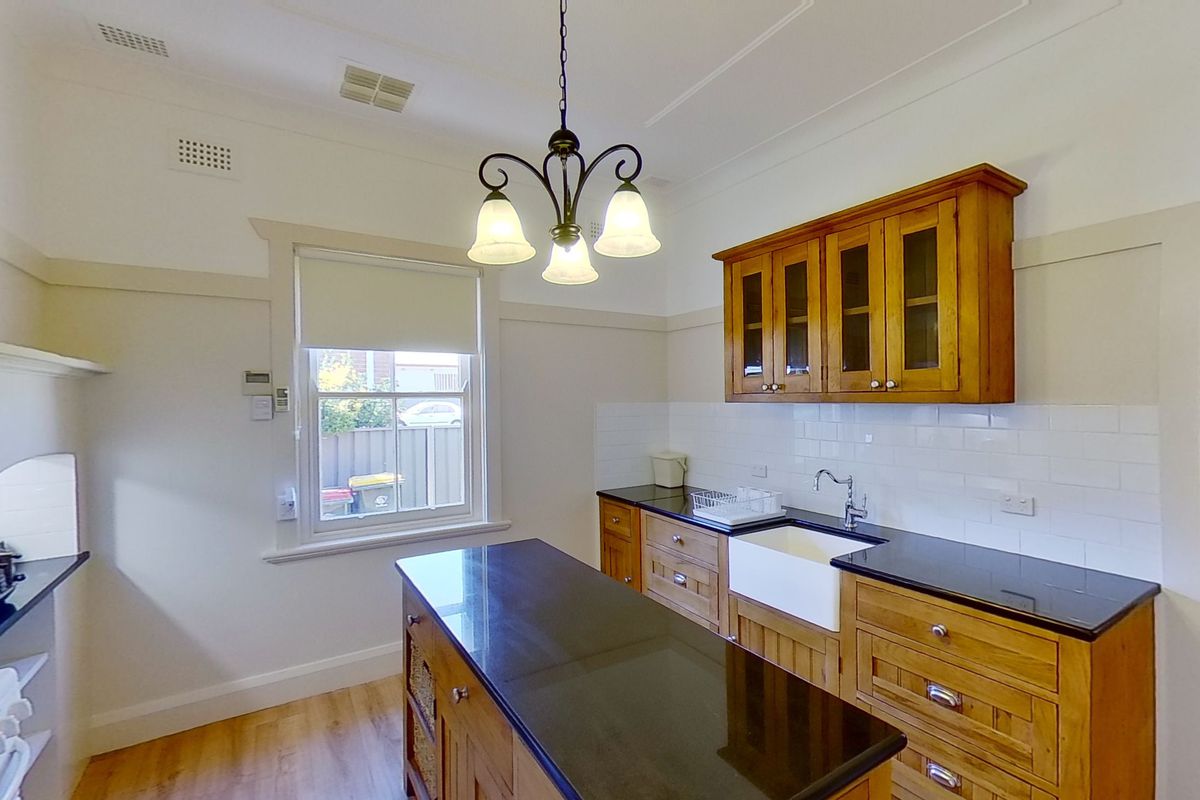 2 Dulhunty Ave, Dubbo SJ Shooter Real Estate