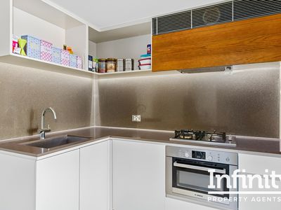 R213 / 200-220 Pacific Highway, Crows Nest
