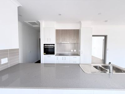 85 Plane Avenue, Mambourin