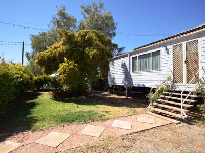 17 Wompoo Road, Longreach