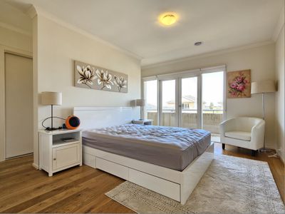 209 Sanctuary Lakes South Boulevard, Point Cook