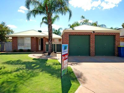 8 Erin Court, Boulder