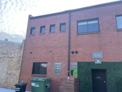 4 / 16 Borrack Square, Altona North