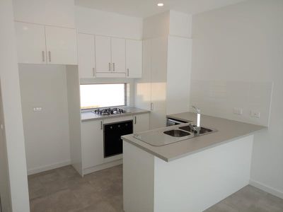 2 / 13 Hughes Street, Bell Park